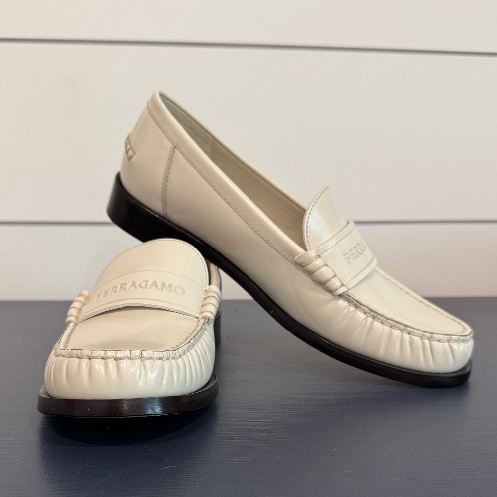 NWT Salvatore Ferragamo Women’s Irina Leather Loafers Size 8.5C $850!